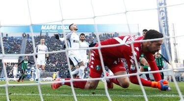 Hamsik breaks Maradona's tally to put Napoli top for Christmas