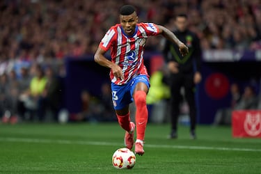 Reinildo Mandava (Lateral izquierdo, 31 años, 8 M€)
Defensor mozambiqueño que ha sido clave en la zaga colchonera. Su futuro dependerá de las decisiones del club en la próxima temporada.