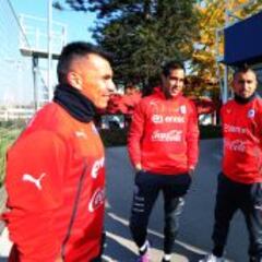 Plantel de la Roja inquieto por demora en acuerdo de premios