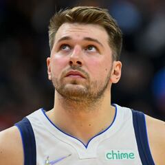 What NBA Playoff games are on today, Monday 2 May 2022?