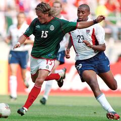 Luis Hernández critica a Chicharito por falta de carácter