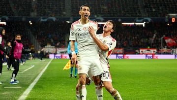 Di Mar¨ªa celebra el primer gol del Benfica ante el Salzburgo.