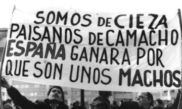 Los seguidores son el alma del fútbol, el jugador número doce. El fútbol desde sus comienzos despertó pasiones y arrastró masas. Seguidores de la Selección.