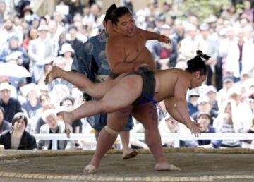 'Honozumo': la espectacular ceremonia anual de sumo en Tokio