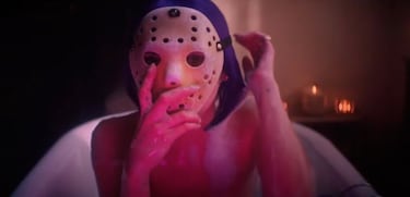 Escalofriante tráiler de Alone at Night, nuevo slasher erótico con Paris Hilton y Pamela Anderson