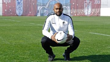 Dimitri Foulquier en su presentación con el Granada.