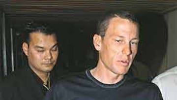 <b>BAJO LA LUPA.</b> Armstrong, en un reconocimiento médico del Tour.