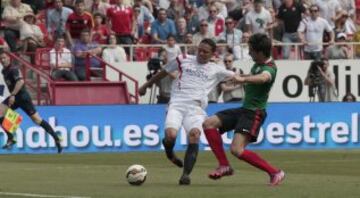 Bacca marca el 2-0.