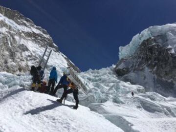 Everest: las imágenes de Alex Txikon en el glacial Khumbu