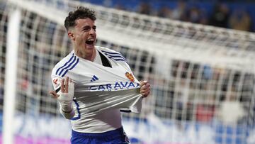 Alejandro Francés celebra un gol.