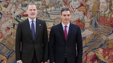 Spain's Prime Minister Pedro Sanchez and King Felipe pose during the oath of office ceremony at Zarzuela Palace in Madrid, Spain November 17, 2023. Andres Ballesteros/Pool via REUTERS