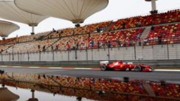 <b>LA LLUVIA COMO ALIADA. </b>Con un Ferrari poco competitivo, las esperanzas de Alonso pasan por la incertidumbre de una pista mojada.