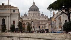 How many Popes are buried in St. Peter’s Basilica, which ones in St. Mary Major and which ones outside Rome?