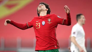 Compás de espera por João Félix