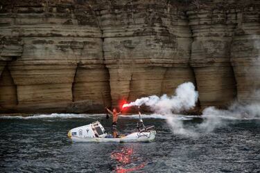 Chris Bertish cruza el Atlántico a golpe de remo