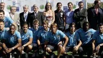 <b>EN SOCIEDAD. </b>La plantilla del Atlético acudió a la inauguración oficial del nuevo campo de golf de Los Ángeles de San Rafael.