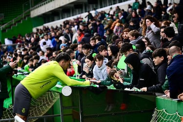 Asier Villalibre se rompe y agudiza la búsqueda de Chema Aragón