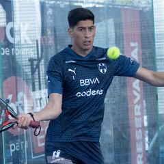 Se arman las retas en Rayados, pero de pádel
