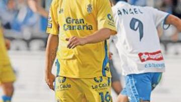 <b>TOCADOS QUE NO HUNDIDOS. </b>Dani López, con cara de circunstancias tras el 2-0 del Tenerife.
