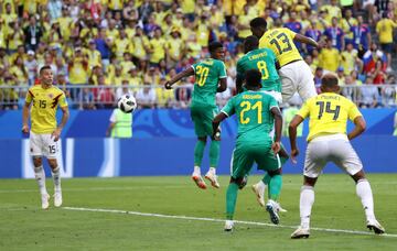 Gol de Yerry Mina. El central cabecea un córner y anota su segundo gol en la Copa del Mundo.