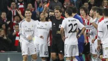 Cristiano Ronaldo ve la tarjeta roja en Bilbao.