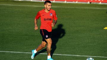El jugador argentino del Atlético de Madrid, Ángel Correa, durante un entrenamiento.