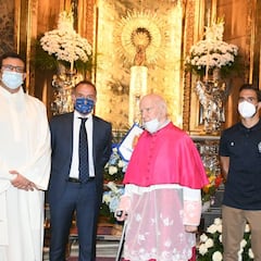 Ofrenda a la Virgen y visita al Ayuntamiento en ‘petit comité’