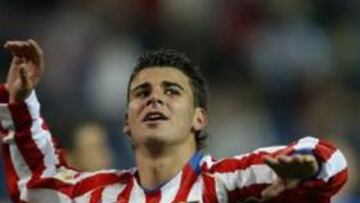 <b>EN BUSCA DE MINUTOS.</b> El delantero canterano llega al equipo salmantino en busca de las oportunidades que no tendría en el Atlético, más aún después de la llegada de Agüero y Mista.