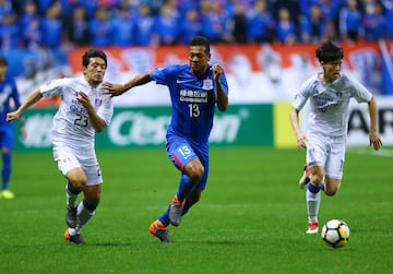 El volante estuvo entre 2016 y 2019 en Shanghái Shenhua y en este tiempo tuvo un alto rendimiento, especialmente en goles, ya que marcó 26 en 100 partidos, más que en cualquier otro club en su carrera. Guarín también ganó una vez la Copa de China.