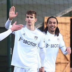 Diego Llorente le da la victoria... ¡al Leeds B!