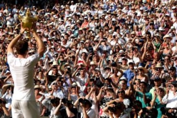 Por el Djokovic-Federer que ganó el serbio en 2015 se pagó 15517 libras esterlinas, pero el partido de Wimbledon más caro fue la final de 2013 que Andy Murray le ganó al propio Djokovic. Por ese partido se llegó a pagar hasta 83333 libras.