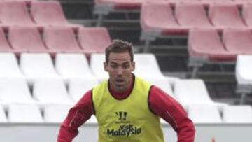 Fernando Navarro en un entrenamiento