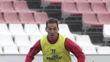 Fernando Navarro en un entrenamiento