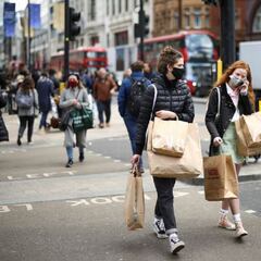 Reino Unido se topa con la variante Delta cuando se asoma a la normalidad