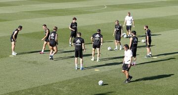 El Madrid entrena pensando en el debut liguero en el Bernabéu