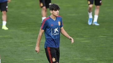 Gonzalo Villar, durante un entrenamiento con la Sub-21.