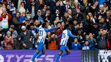 Soccer Football - Premier League - Brighton & Hove Albion v Sheffield United - The American Express Community Stadium, Brighton, Britain - November 12, 2023 Brighton & Hove Albion's Simon Adingra celebrates scoring their first goal with Ansu Fati Action Images via Reuters/Peter Cziborra NO USE WITH UNAUTHORIZED AUDIO, VIDEO, DATA, FIXTURE LISTS, CLUB/LEAGUE LOGOS OR 'LIVE' SERVICES. ONLINE IN-MATCH USE LIMITED TO 45 IMAGES, NO VIDEO EMULATION. NO USE IN BETTING, GAMES OR SINGLE CLUB/LEAGUE/PLAYER PUBLICATIONS.