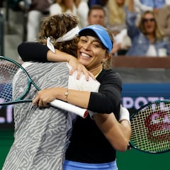 Badosa, sobre Tsitsipas: “Estoy muy agradecida de tener a alguien como él a mi lado”