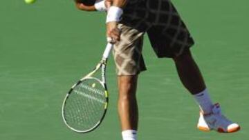 <b>PASO ADELANTE. </b>Nadal, afinado, resistió el cañoneo de John Isner.