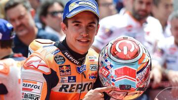 Marc, dedicando su pole a Luis Salom.