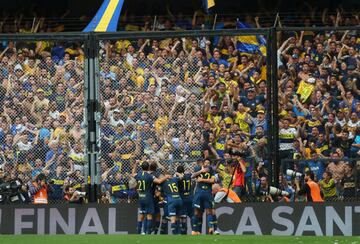 Soccer Football - Copa Libertadores Final - First Leg - Boca Juniors v River Plate - Alberto J. Armando Stadium, Buenos Aires, Argentina - November 11, 2018  Boca Juniors' Dario Benedetto celebrates scoring their second goal with team mates   REUTERS/Marc