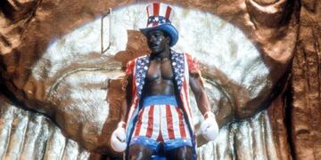 Carl Weathers, como Apollo Creed.