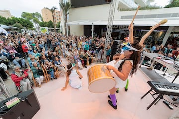 Actuación de Antónia Vicens en el FLEM 2025 / Miquel A Cañellas