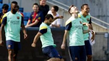 Mascherano, Messi y Adriano en un entrenamiento en el estadio Ullevaal de Oslo (Noruega).