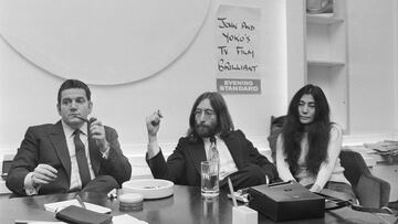 American businessman Allen Klein (1931 - 2009, left) with John Lennon (1940 - 1980) of The Beatles, and Lennon's wife, Yoko Ono, 29th April 1969. Klein is representing Lennon in negotiations over control of shares in the Beatles' Northern Songs company. (Photo by C. Maher/Daily Express/Hulton Archive/Getty Images)