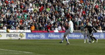 Ghilas marca el 1-0 de penalti. 