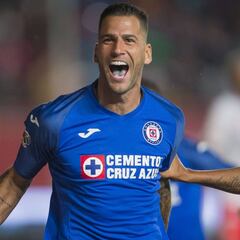 Edgar Méndez anuncia en redes que regresa a Cruz Azul
