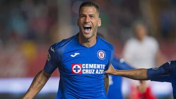 Edgar Méndez anuncia en redes que regresa a Cruz Azul