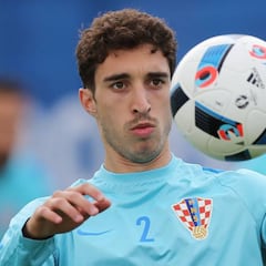 Atlético Madrid confirm signing of full-back Sime Vrsaljko