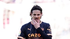 VALLADOLID, SPAIN - JANUARY 29: Edinson Cavani of Valencia CF reacts after being substituted off during the LaLiga Santander match between Real Valladolid CF and Valencia CF at Estadio Municipal Jose Zorrilla on January 29, 2023 in Valladolid, Spain. (Photo by Angel Martinez/Getty Images)